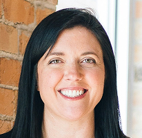 Sophie Hartwell, retrato de la líder de atención al cliente del equipo de servicio